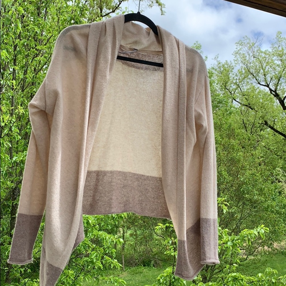 Lightweight 100% cashmere sweater